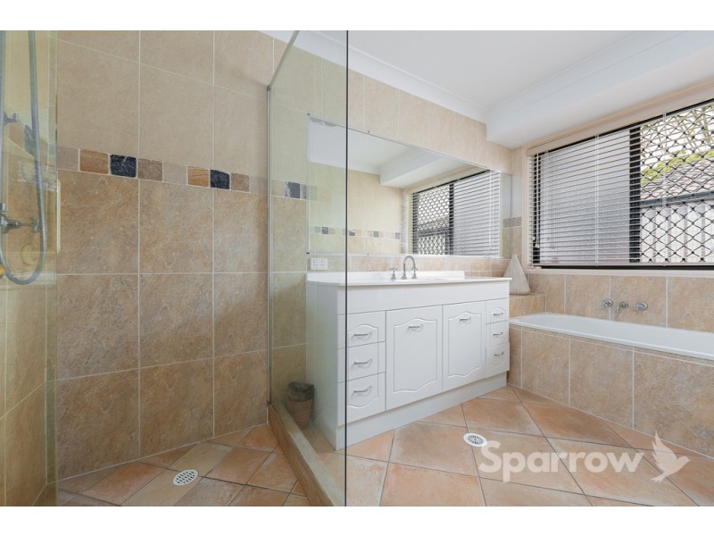 12 Applegum Place, Molendinar QLD 4214