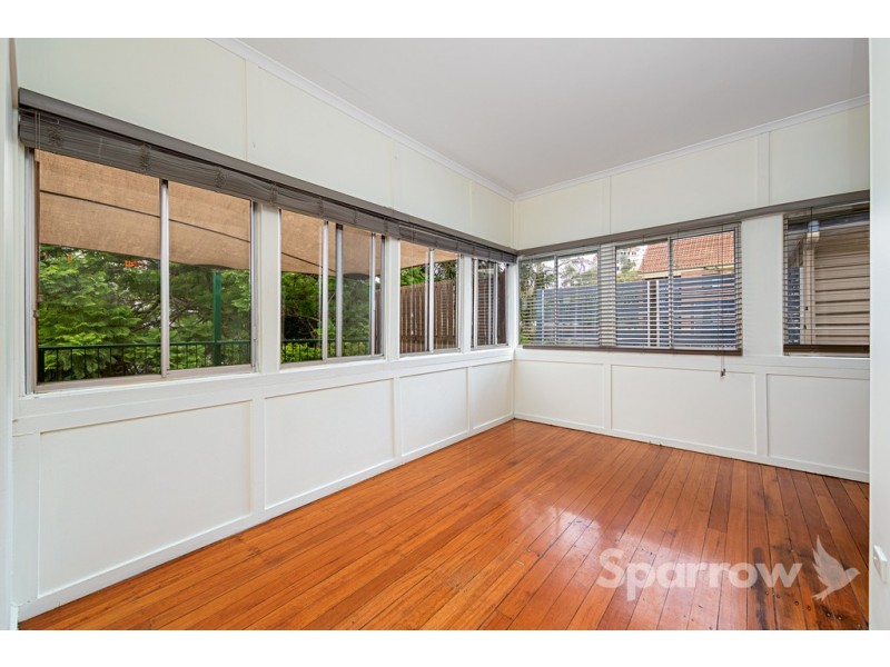 42 Bramston Terrace, Herston QLD 4006