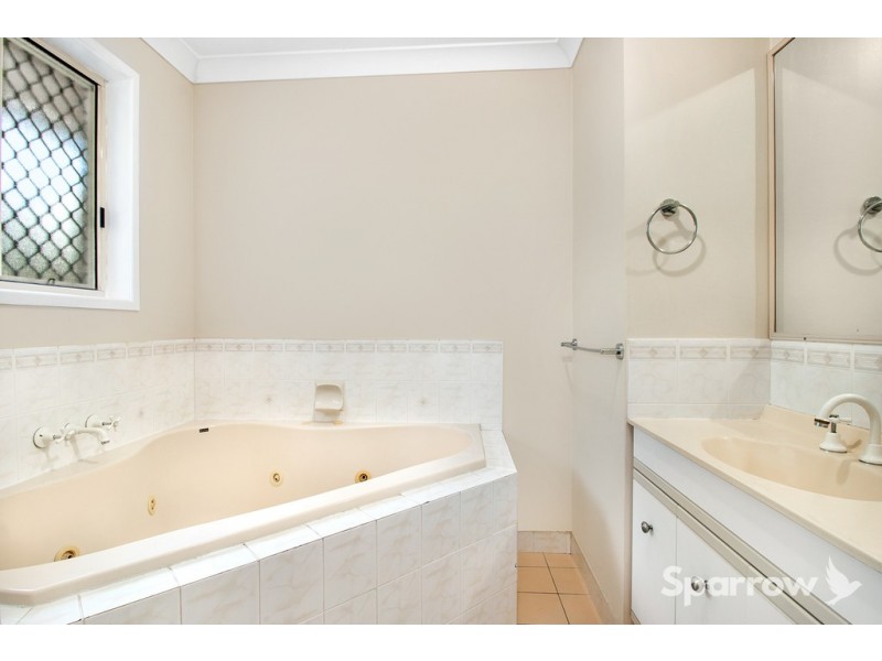 50 Hillenvale Avenue, Arana Hills QLD 4054