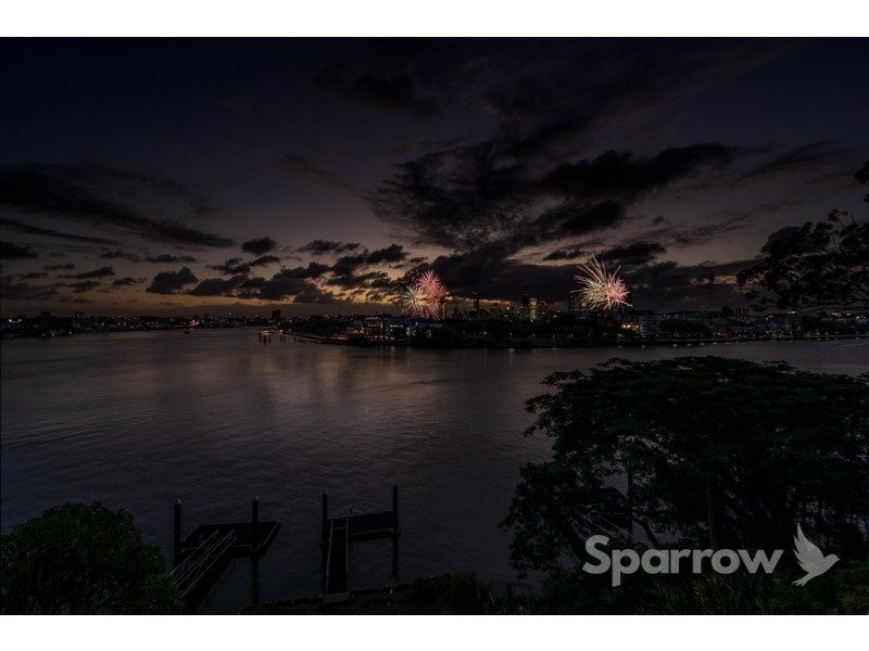 16 Aaron Avenue, Hawthorne QLD 4171