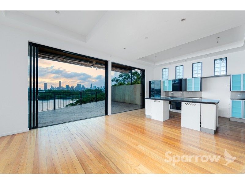 16 Aaron Avenue, Hawthorne QLD 4171