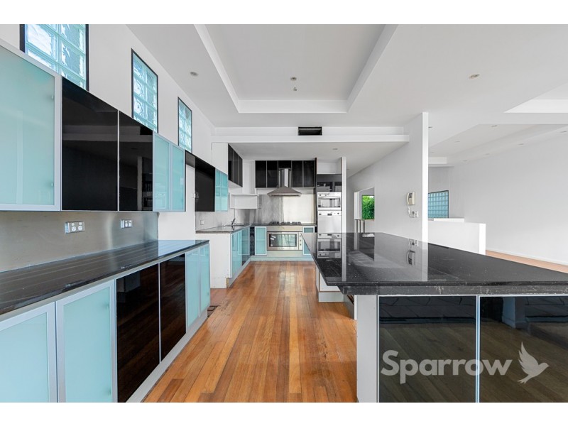 16 Aaron Avenue, Hawthorne QLD 4171