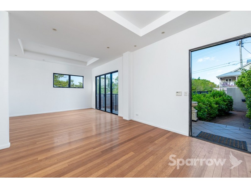 16 Aaron Avenue, Hawthorne QLD 4171