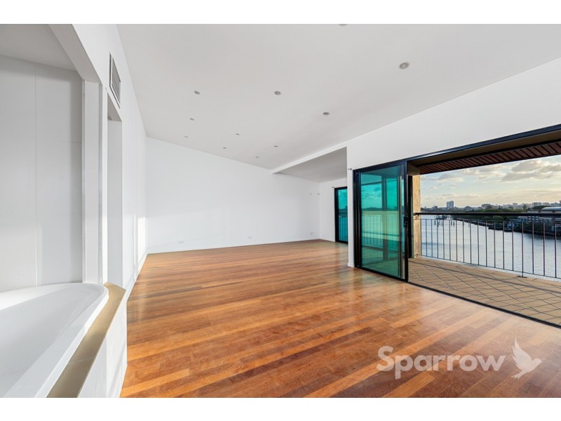 16 Aaron Avenue, Hawthorne QLD 4171