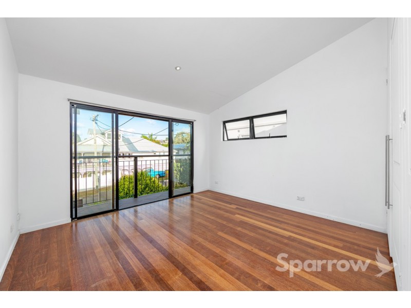 16 Aaron Avenue, Hawthorne QLD 4171