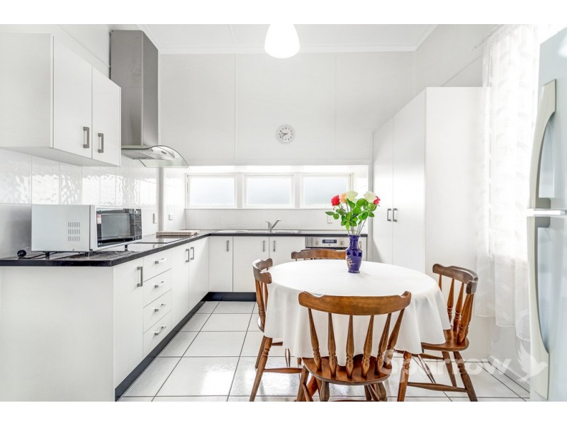 18 Nairn Street, Milton QLD 4064