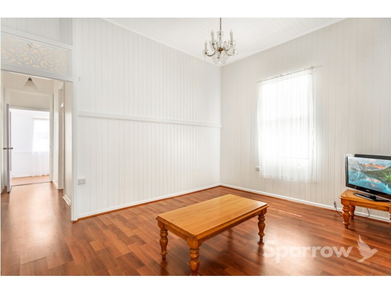 18 Nairn Street, Milton QLD 4064