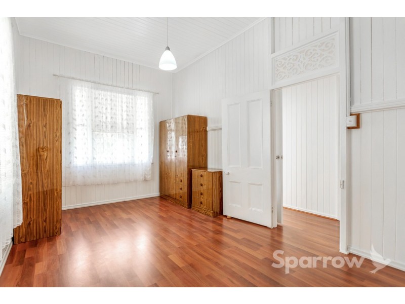 18 Nairn Street, Milton QLD 4064