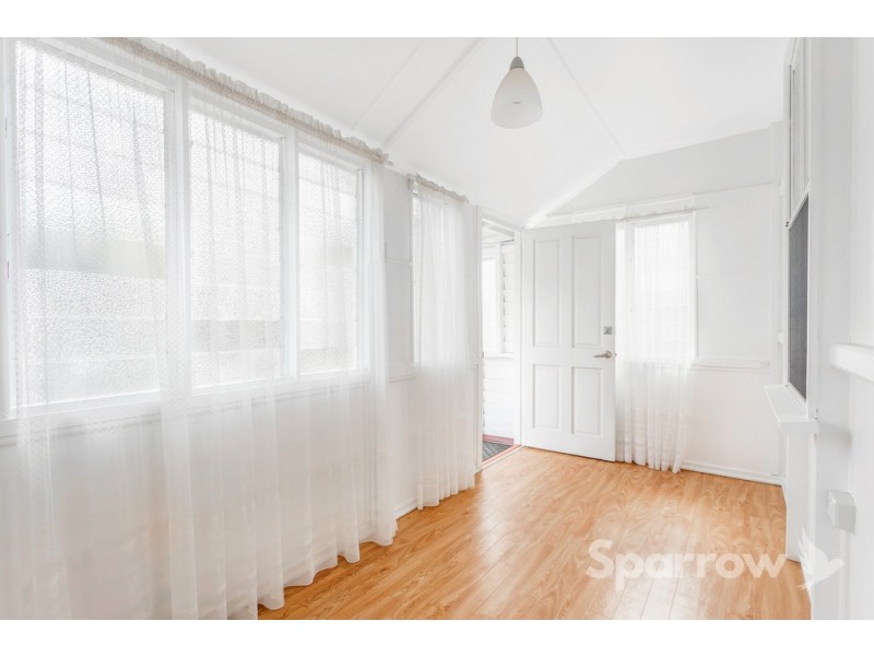 18 Nairn Street, Milton QLD 4064