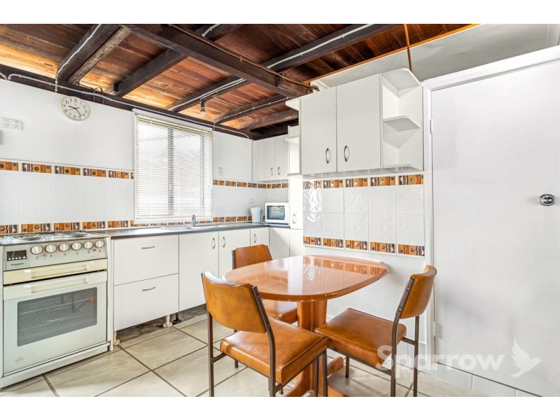 18 Nairn Street, Milton QLD 4064