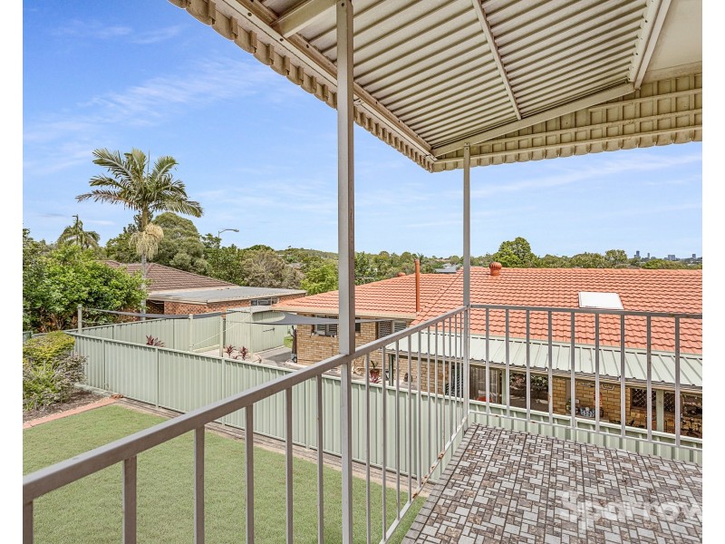 65 Meadowlands Road, Carindale QLD 4152