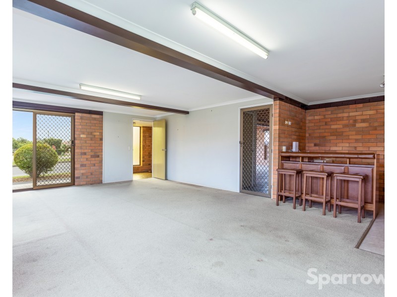 65 Meadowlands Road, Carindale QLD 4152