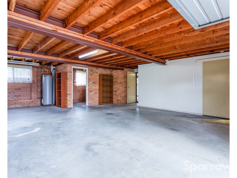 65 Meadowlands Road, Carindale QLD 4152