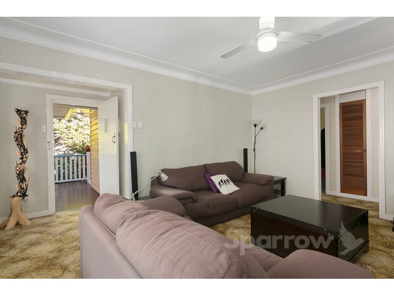 39 Waratah Avenue, Holland Park West QLD 4121