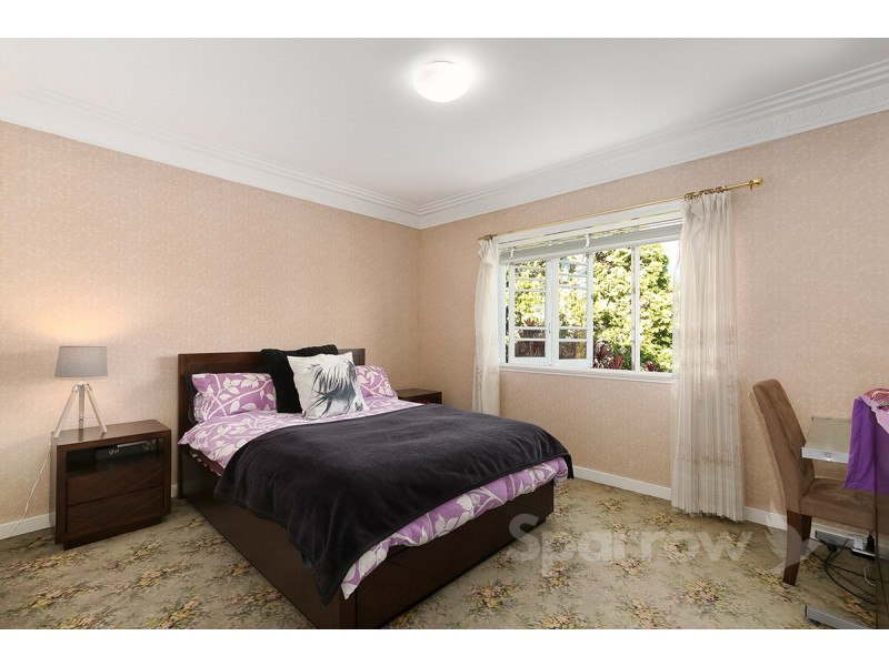 39 Waratah Avenue, Holland Park West QLD 4121