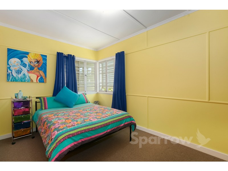 39 Waratah Avenue, Holland Park West QLD 4121