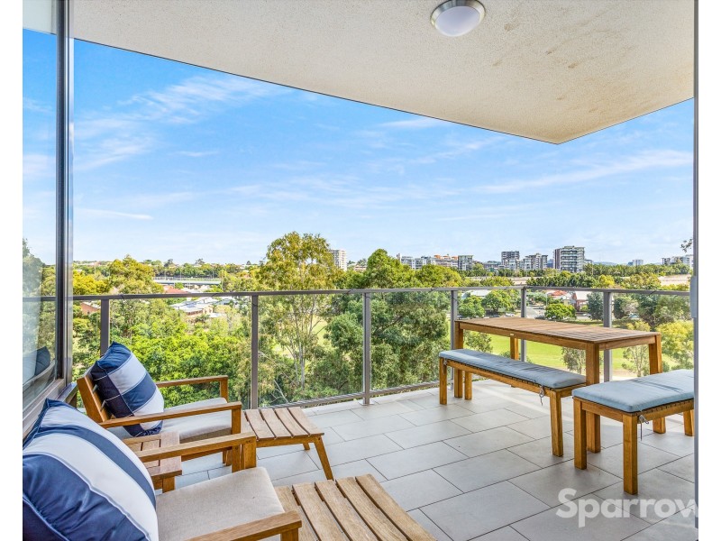 504/54 Lincoln Street, Greenslopes QLD 4120