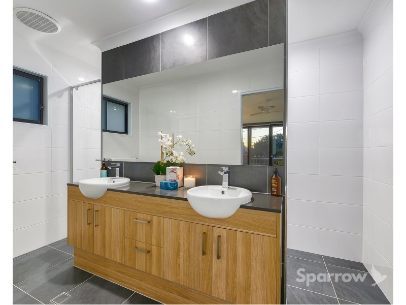 10 Keats Street, Cannon Hill QLD 4170