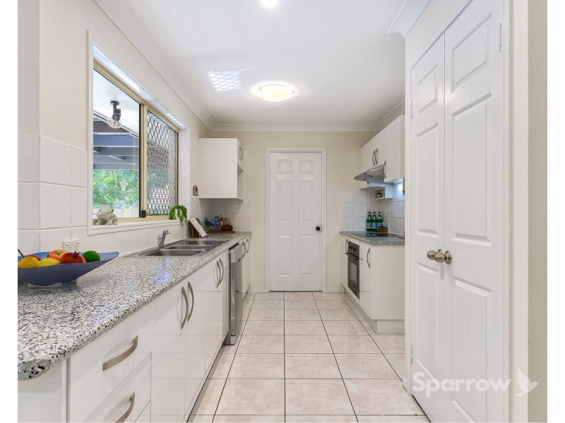 18 Paddington Crescent, Stretton QLD 4116