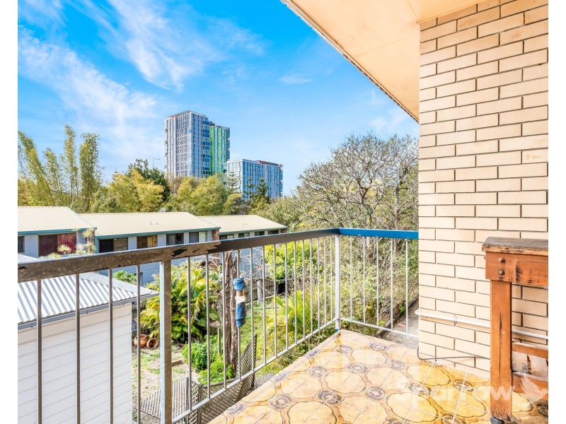 6/12 Carl Street, Woolloongabba QLD 4102