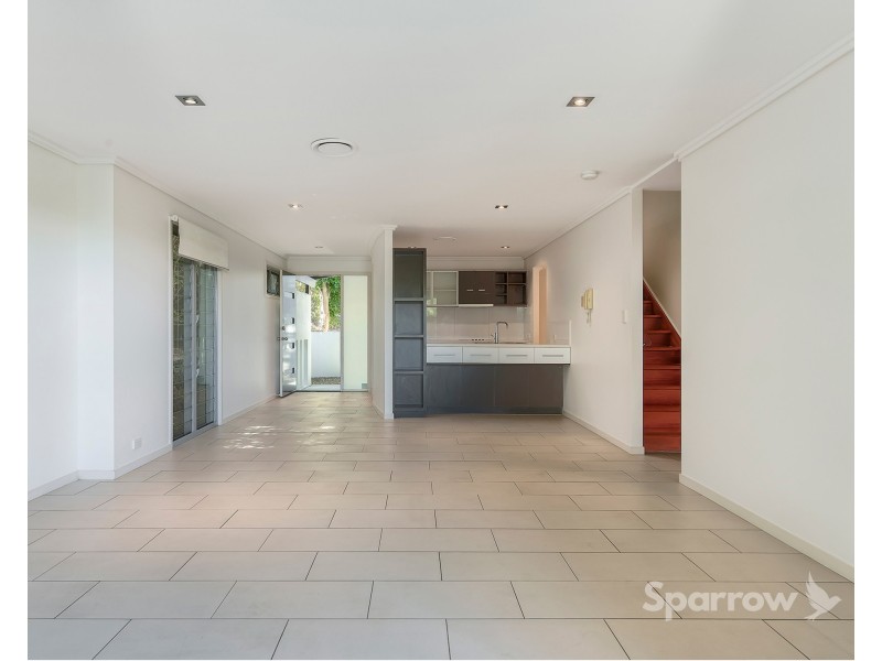 1/77 Douglas Street, Greenslopes QLD 4120