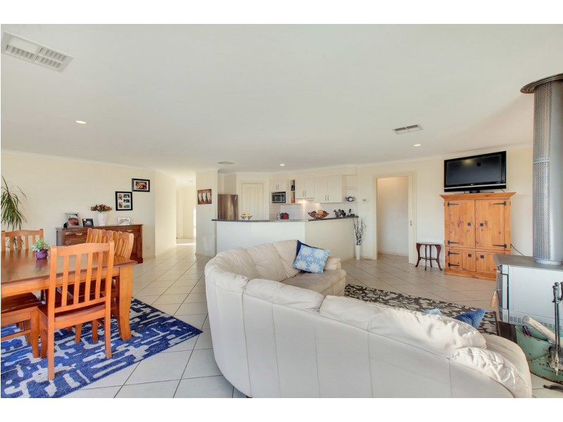 18 Pontiac Road, Mount Barker SA 5251