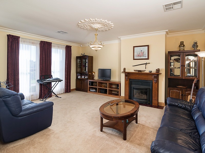 7 Crystal Court, Mount Barker SA 5251