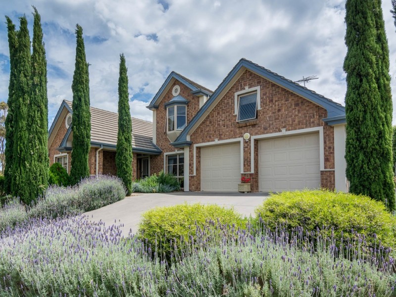 8 Paris Court, Mount Barker SA 5251