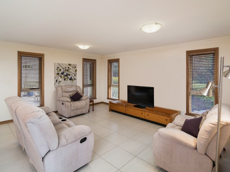 8 Paris Court, Mount Barker SA 5251