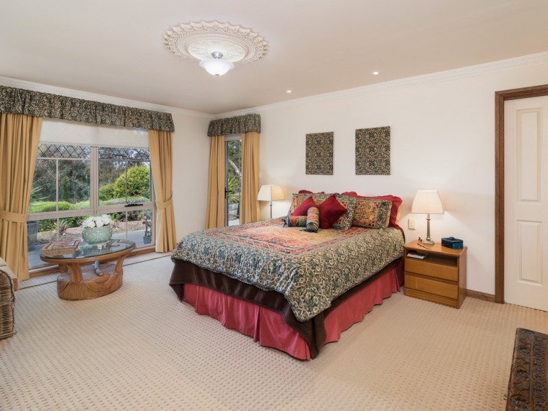8 Paris Court, Mount Barker SA 5251