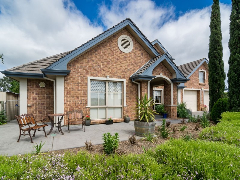 8 Paris Court, Mount Barker SA 5251