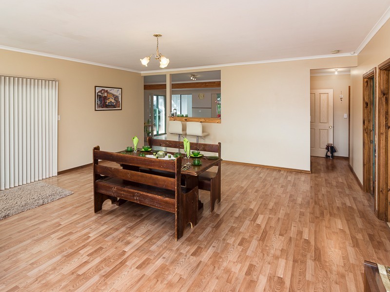 21 Cemetery Road, Callington SA 5254