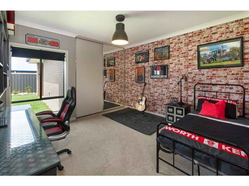 18 Red Gum Crescent, Mount Barker SA 5251