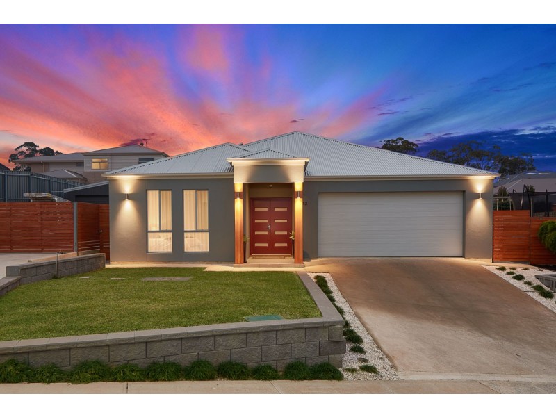 12 Lloyd Crescent, Littlehampton SA 5250