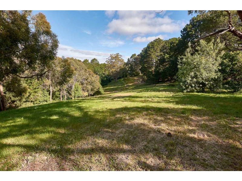 15 Mi Mi Road, Mylor SA 5153
