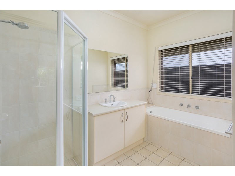 16 Greenfield Street, Mount Barker SA 5251