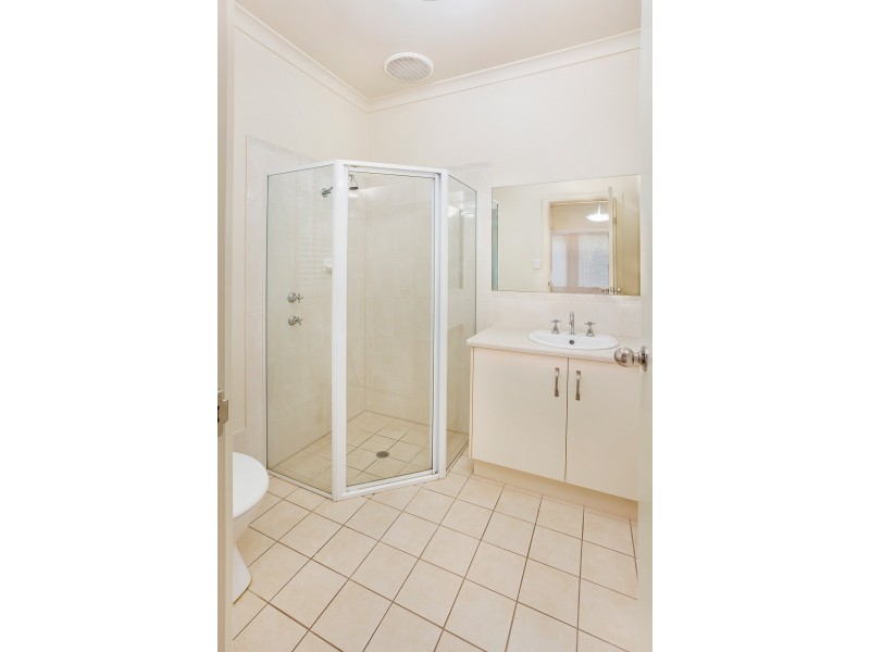16 Greenfield Street, Mount Barker SA 5251