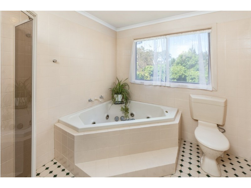 25 Oak Avenue, Bridgewater SA 5155