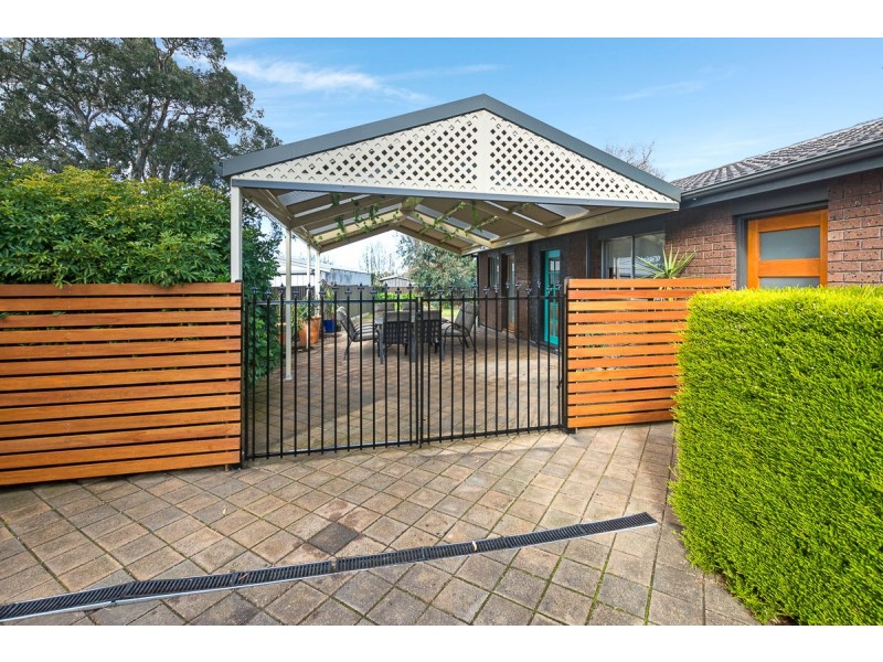 6 Uplands Street, Mount Barker SA 5251