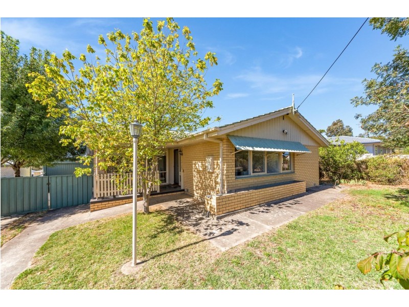 4 Columbia Street, Mount Barker SA 5251