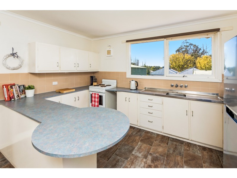 4 Columbia Street, Mount Barker SA 5251