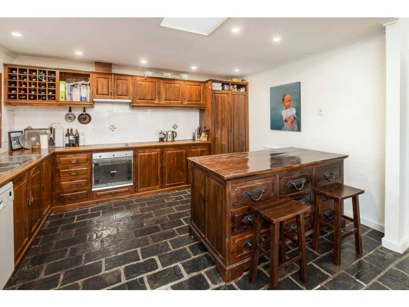 27 Oak Avenue, Bridgewater SA 5155