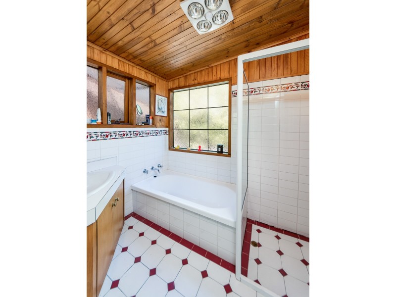 27 Oak Avenue, Bridgewater SA 5155