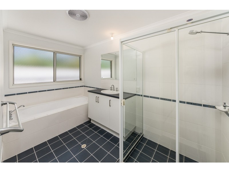 24 Tate Avenue, Mount Barker SA 5251