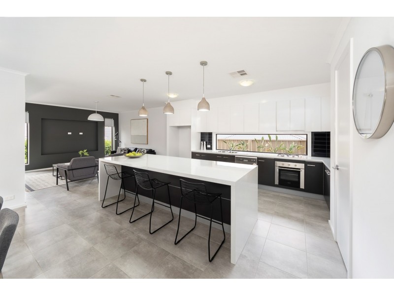 9 Lucerne Crescent, Mount Barker SA 5251