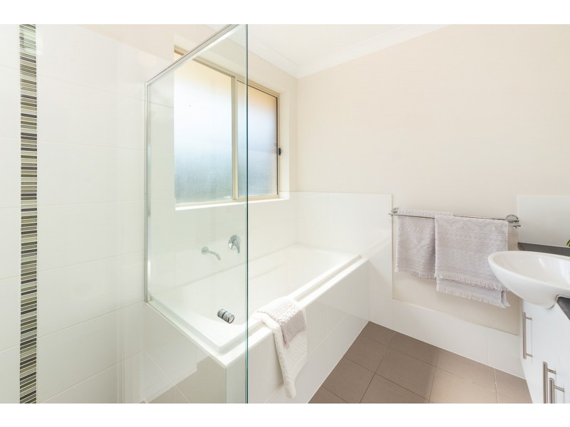25 Bluestone Drive, Mount Barker SA 5251
