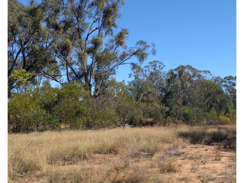 43 Cnr West Valley and South Road, Kogan QLD 4406