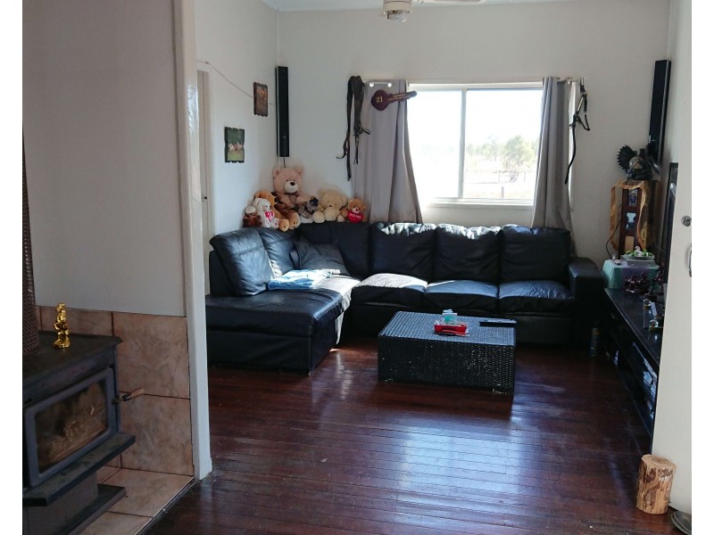 16 Markai Road, Lockyer Waters QLD 4311