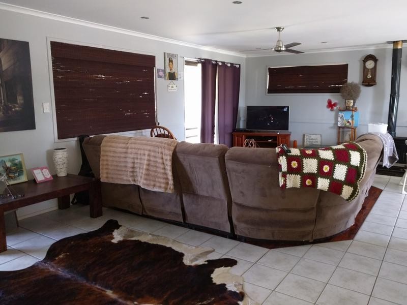 1 Carbine Road, Spring Creek QLD 4343