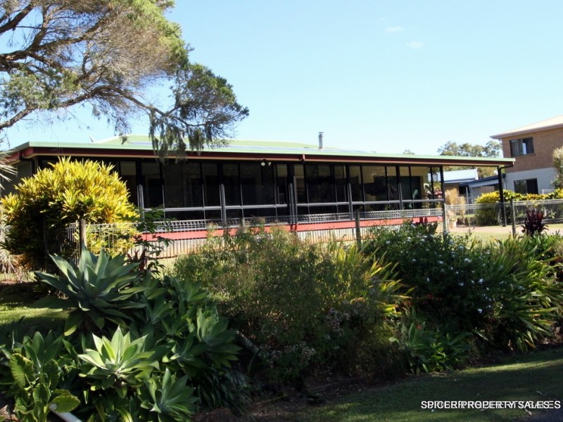 9 Kalorama Street, Tinaroo QLD 4872